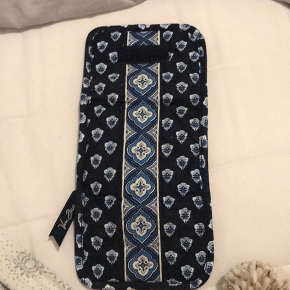 A vera Bradley trifold wallet. - Picture 3 of 7